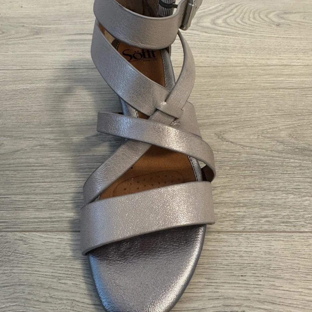 Sofft Silver-Taupe Metallic Strappy Sandal